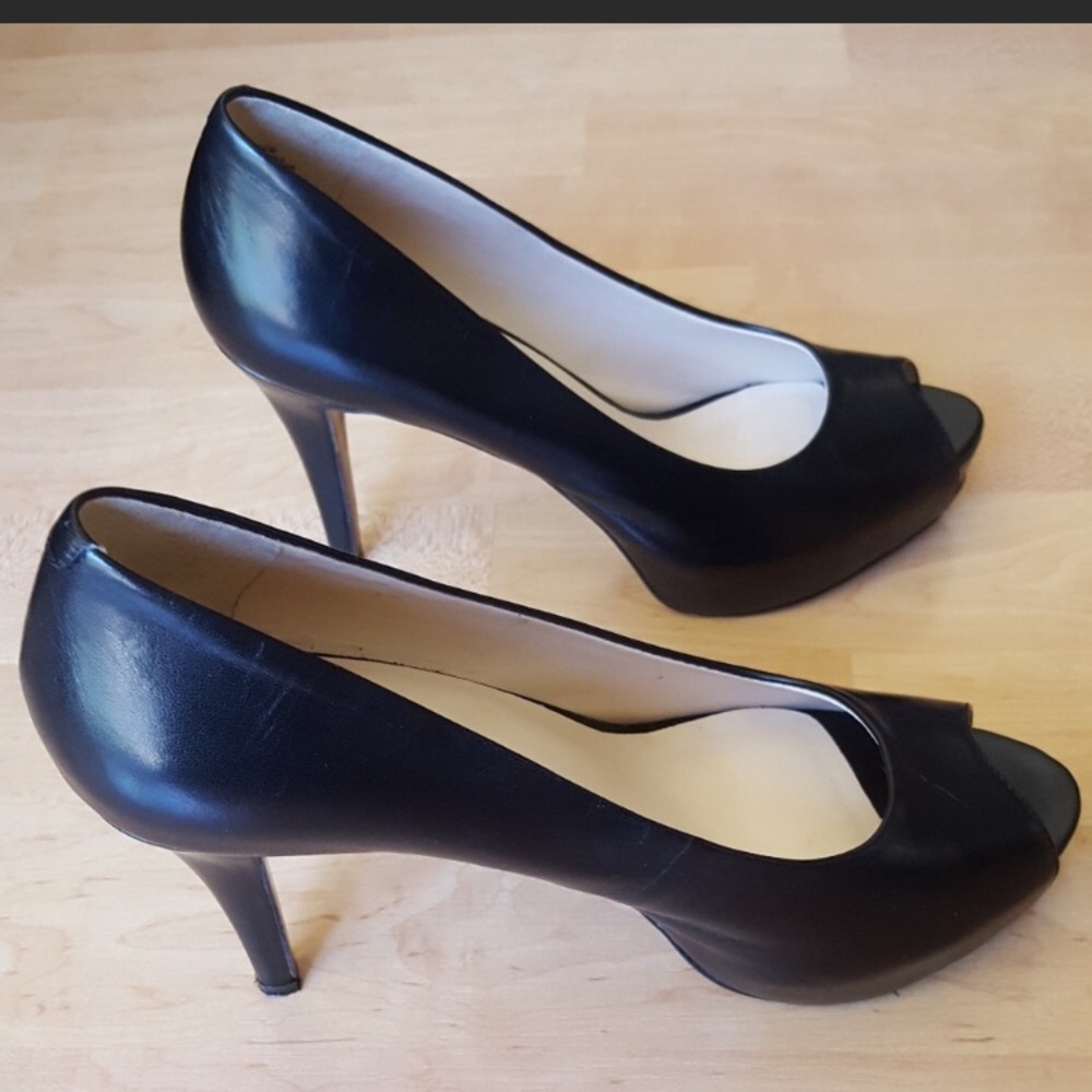 Nine West heels. Size 6 1/2 W  Black